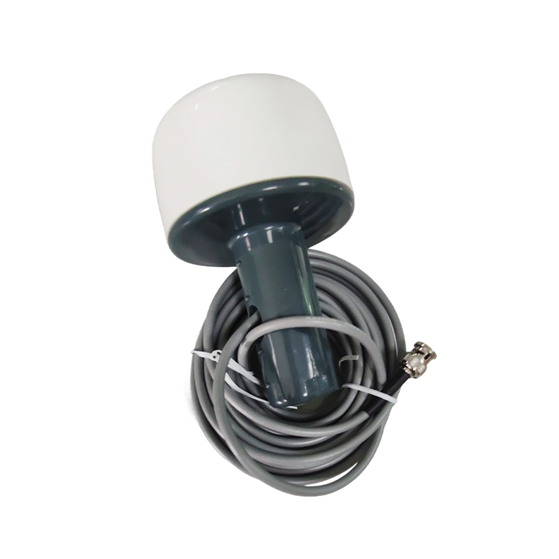 How to ensure the positioning accuracy of marine satellite navigation system in severe sea conditions?